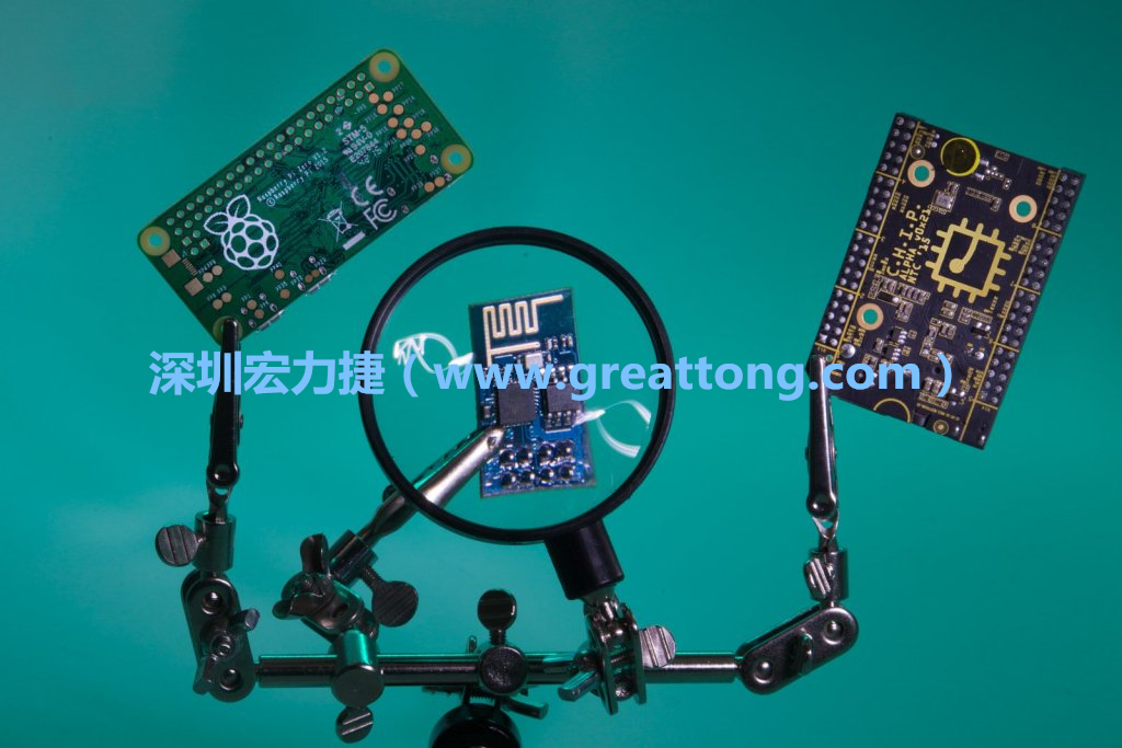 A Raspberry Pi Zero、ESP8266和CHIP。