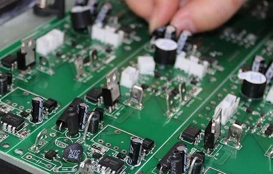 PCBA加工貼片元器件與插件元器件的區別在哪？